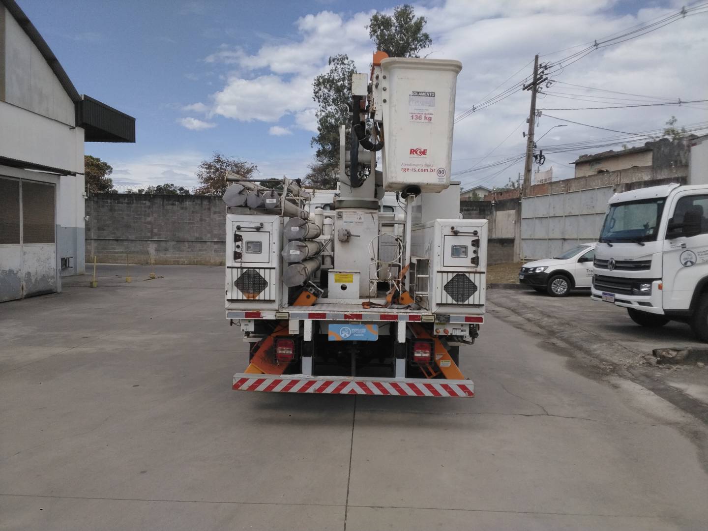 8.160 DELIVERY 4X2