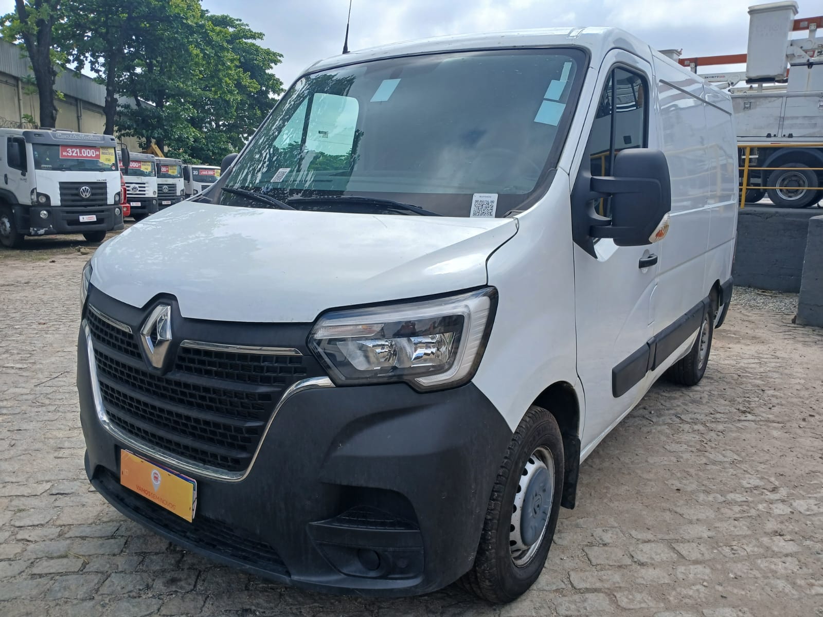 RENAULT